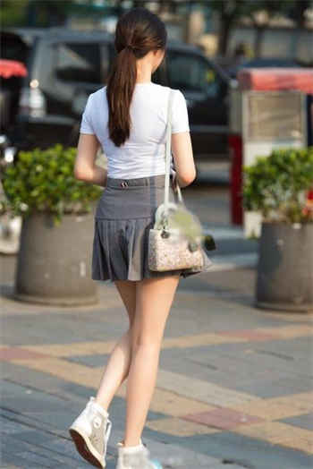 部长热情的妻子