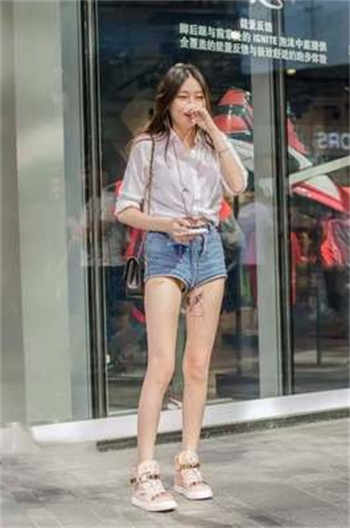 母蟒蛇的泄殖腔图片